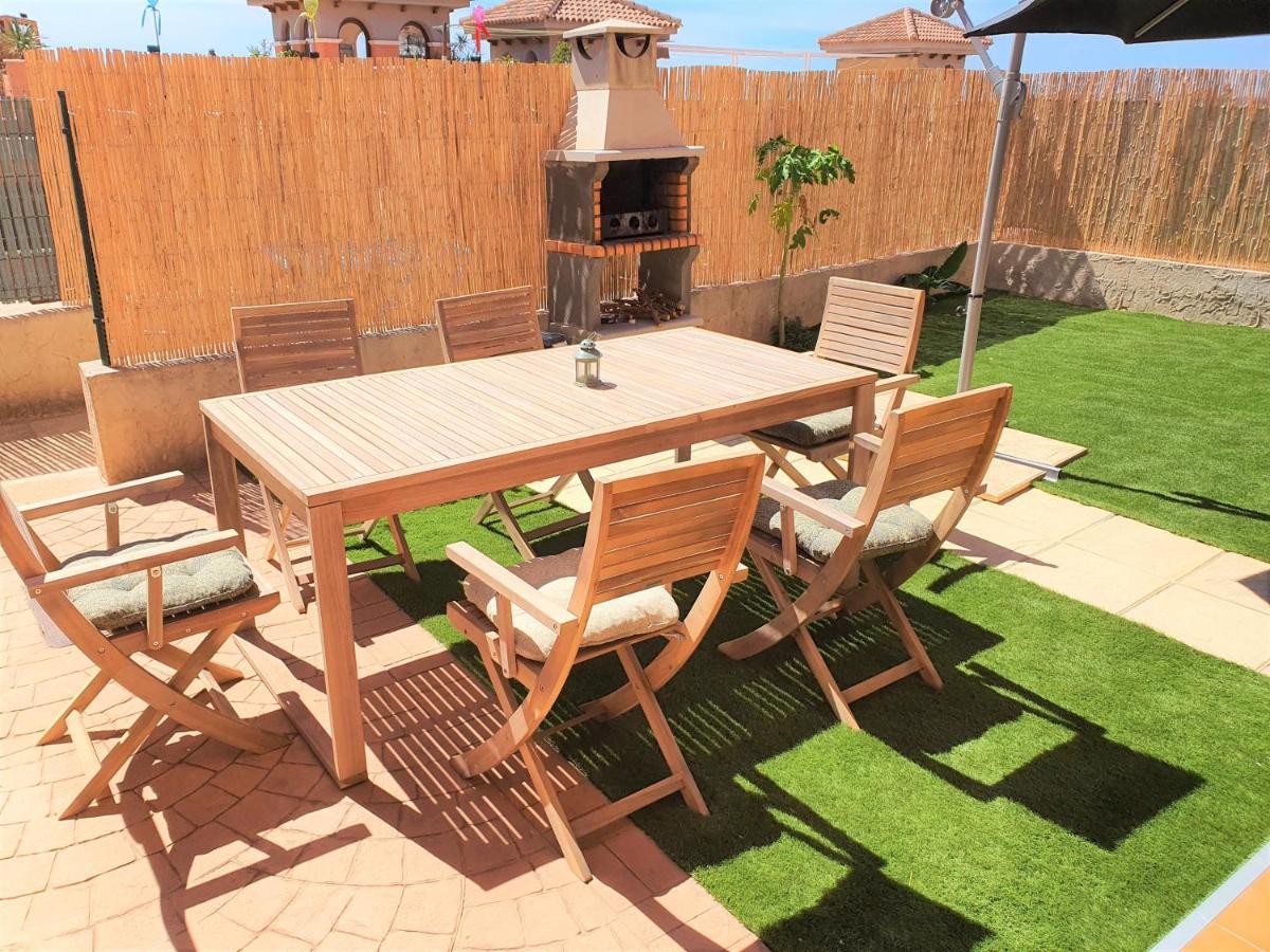 Espacioso Apartamento Con Preciosos Jardines Y Bbq Isla Plana Exterior photo