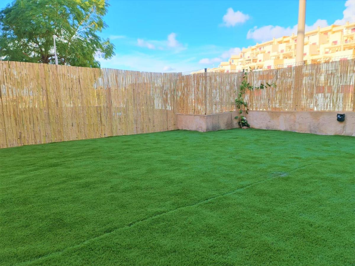 Espacioso Apartamento Con Preciosos Jardines Y Bbq Isla Plana Exterior photo