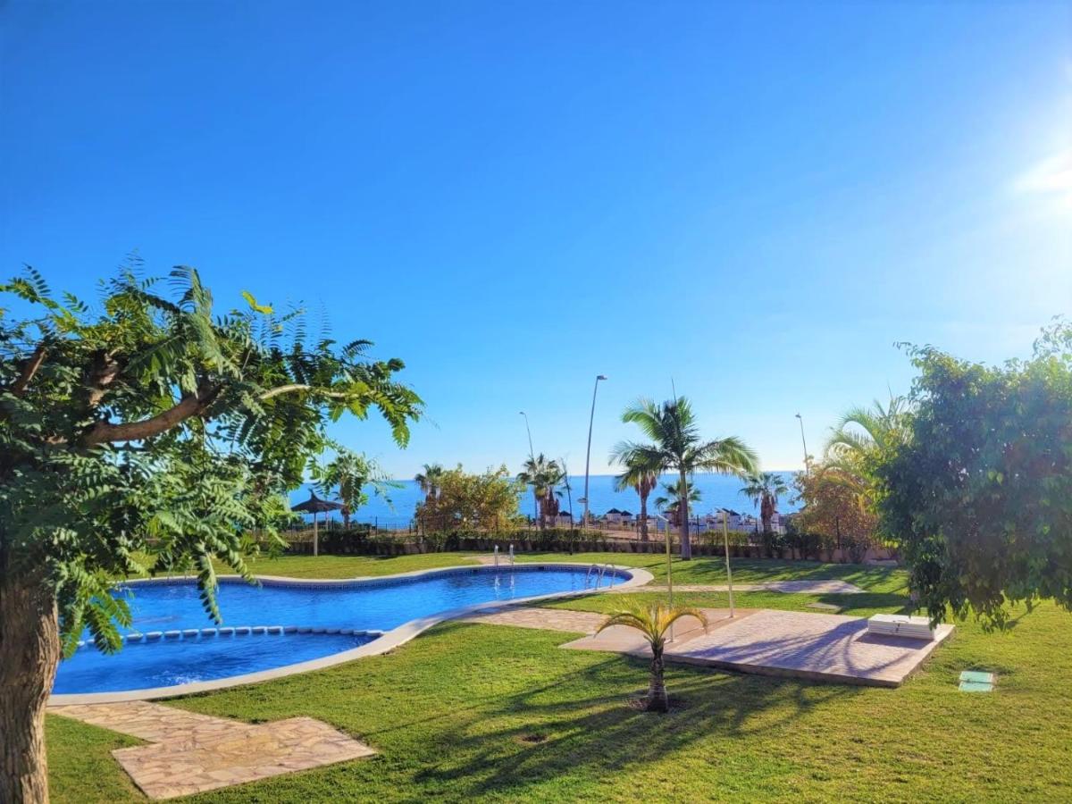 Espacioso Apartamento Con Preciosos Jardines Y Bbq Isla Plana Exterior photo