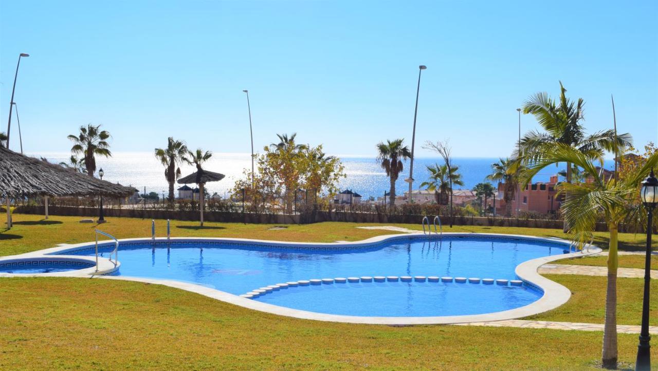 Espacioso Apartamento Con Preciosos Jardines Y Bbq Isla Plana Exterior photo