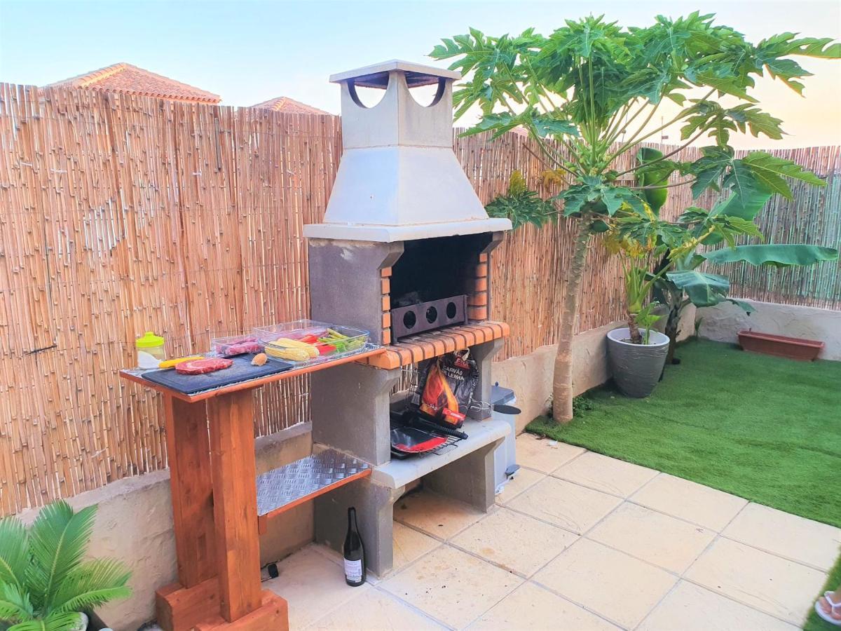 Espacioso Apartamento Con Preciosos Jardines Y Bbq Isla Plana Exterior photo